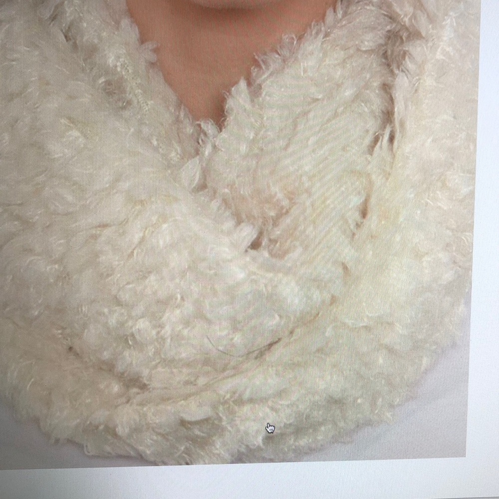 INFINITY SCARF Faux Fur